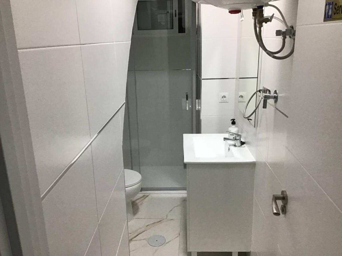 Room In Apartment - Habitacion Multiple 04 Carpetana Μαδρίτη Εξωτερικό φωτογραφία