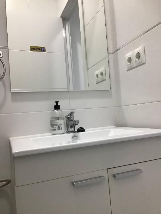 Room In Apartment - Habitacion Multiple 04 Carpetana Μαδρίτη Εξωτερικό φωτογραφία