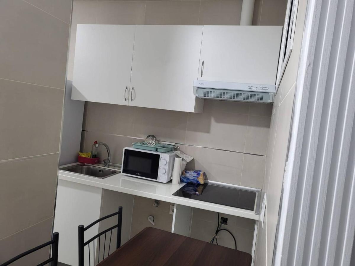 Room In Apartment - Habitacion Multiple 04 Carpetana Μαδρίτη Εξωτερικό φωτογραφία
