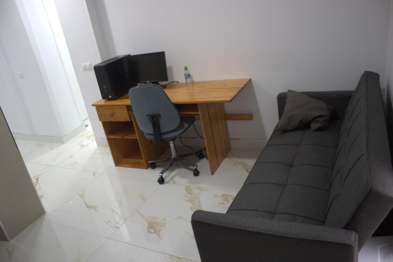 Room In Apartment - Habitacion Multiple 04 Carpetana Μαδρίτη Εξωτερικό φωτογραφία