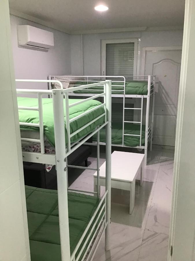 Room In Apartment - Habitacion Multiple 04 Carpetana Μαδρίτη Εξωτερικό φωτογραφία
